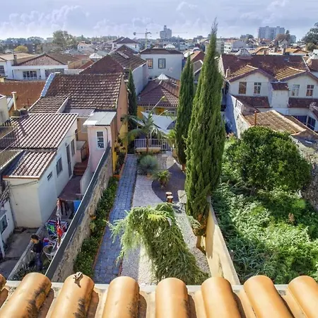 בית נופש Cedofeita Village